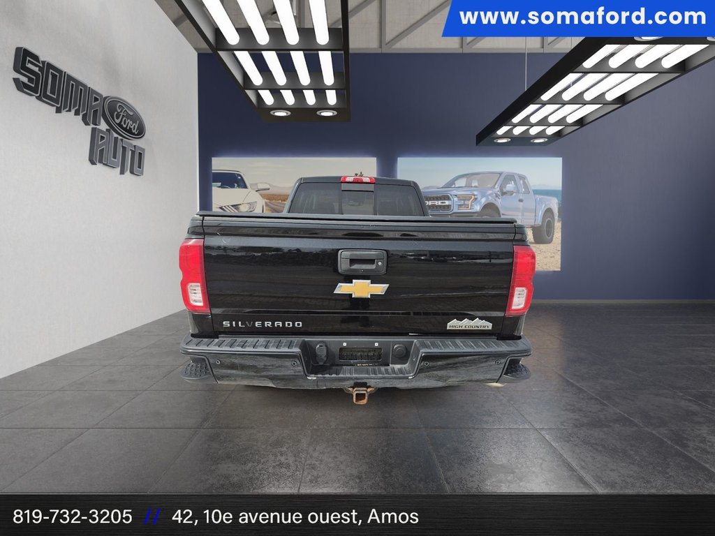 2017 Chevrolet Silverado 1500 High Country in Amos, Quebec - 3 - w1024h768px