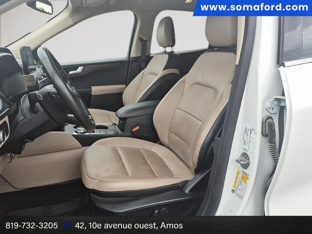 Ford Escape Titanium 2020 à Amos, Québec - 9 - w1024h768px