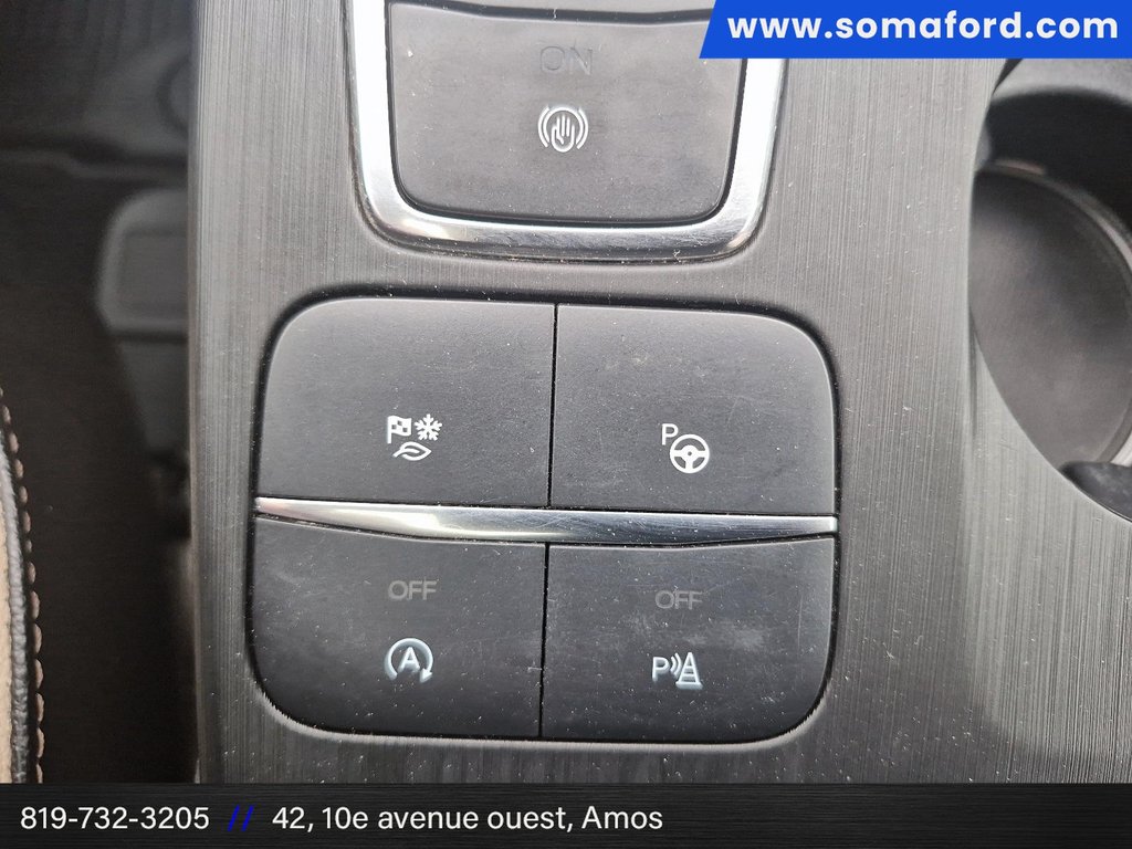 Ford Escape Titanium 2020 à Amos, Québec - 16 - w1024h768px