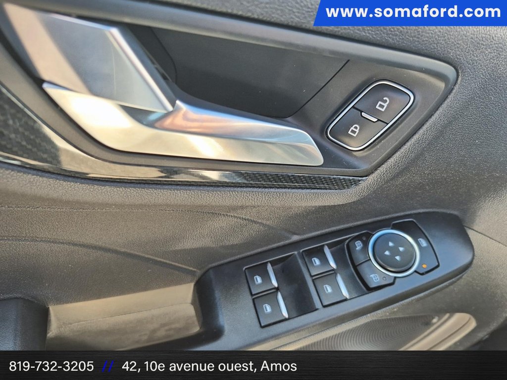 Ford Escape ST-Line Select 2023 à Amos, Québec - 10 - w1024h768px