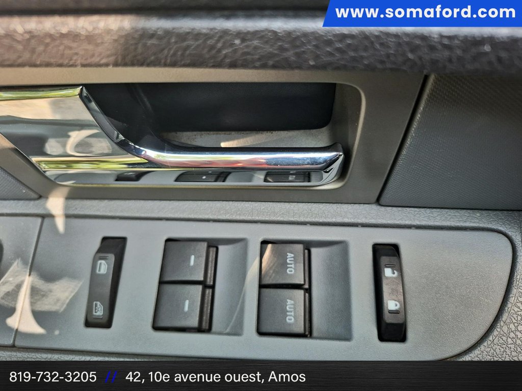 2011 Ford F-150 XLT in Amos, Quebec - 10 - w1024h768px