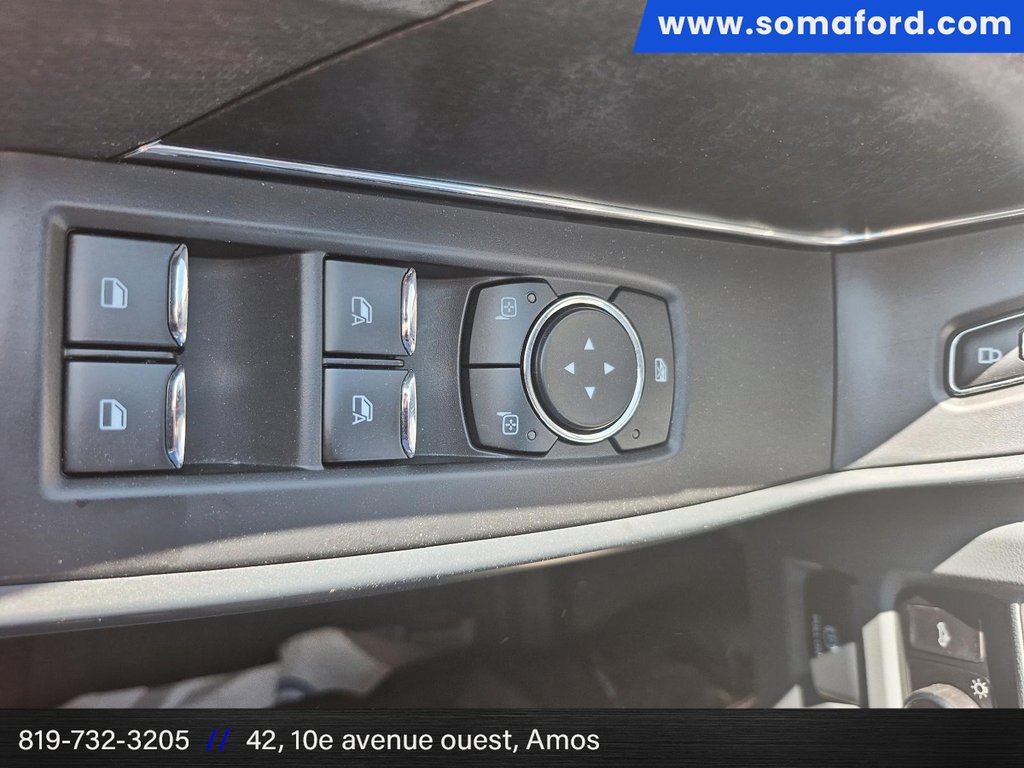 Ford F-150 XLT 2023 à Amos, Québec - 11 - w1024h768px