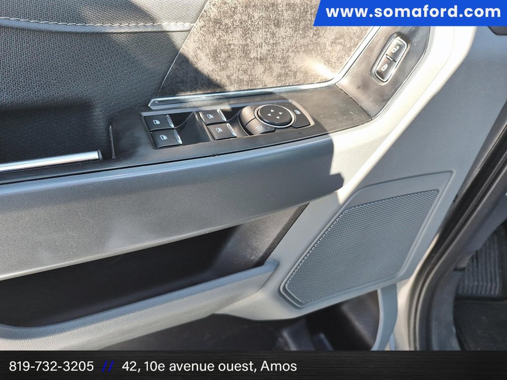 Ford F-150 XLT 2023 à Amos, Québec - 8 - w1024h768px