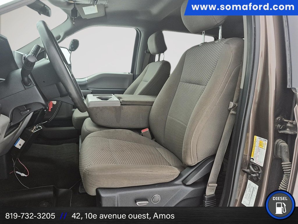 2017 Ford Super Duty F-250 SRW XLT in Amos, Quebec - 8 - w1024h768px