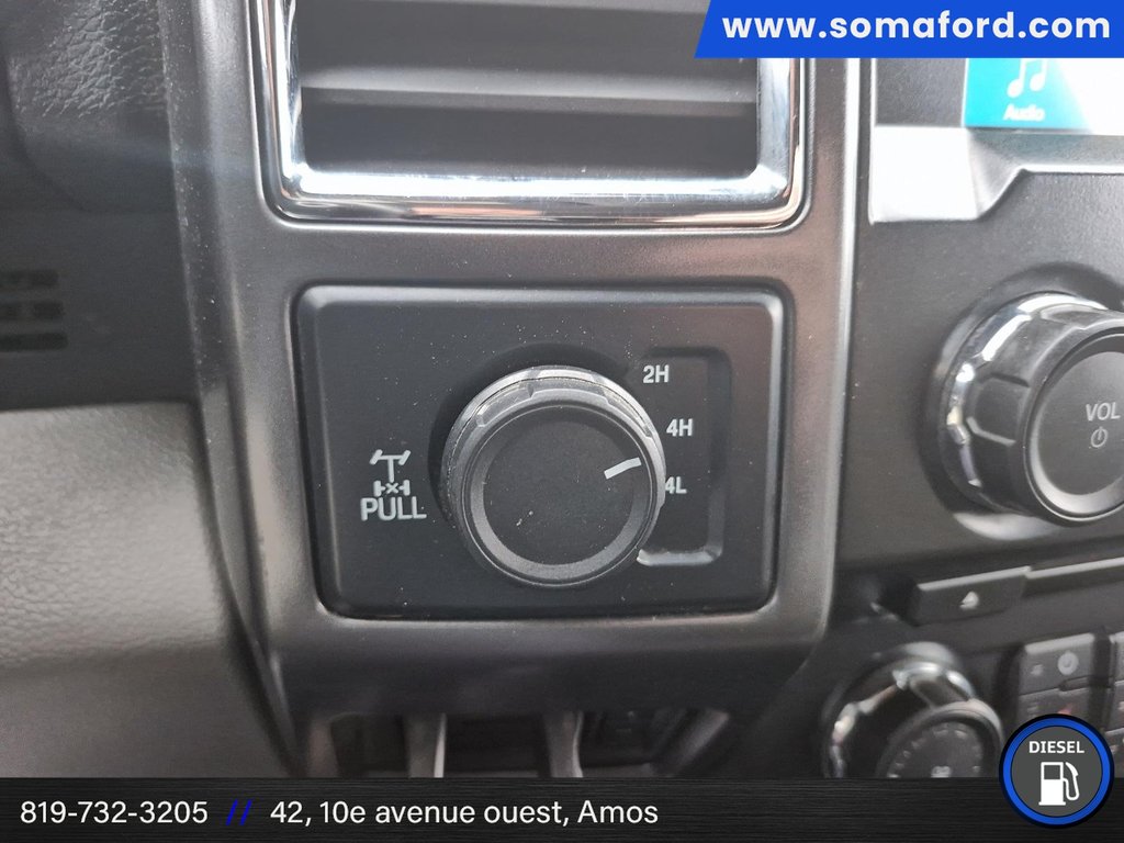 2017 Ford Super Duty F-250 SRW XLT in Amos, Quebec - 15 - w1024h768px