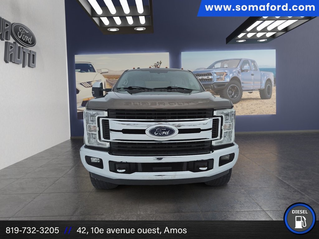 2017 Ford Super Duty F-250 SRW XLT in Amos, Quebec - 2 - w1024h768px
