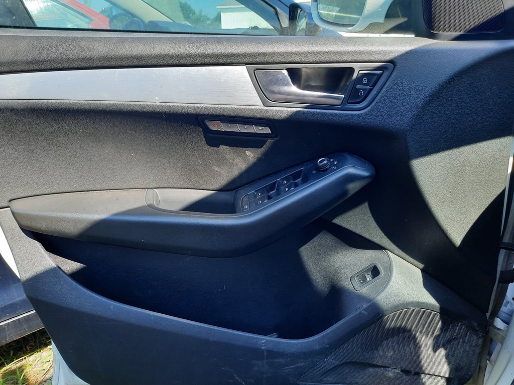 2010 Audi Q5 3.2L Premium in Hebbville, Nova Scotia - 11 - w1024h768px