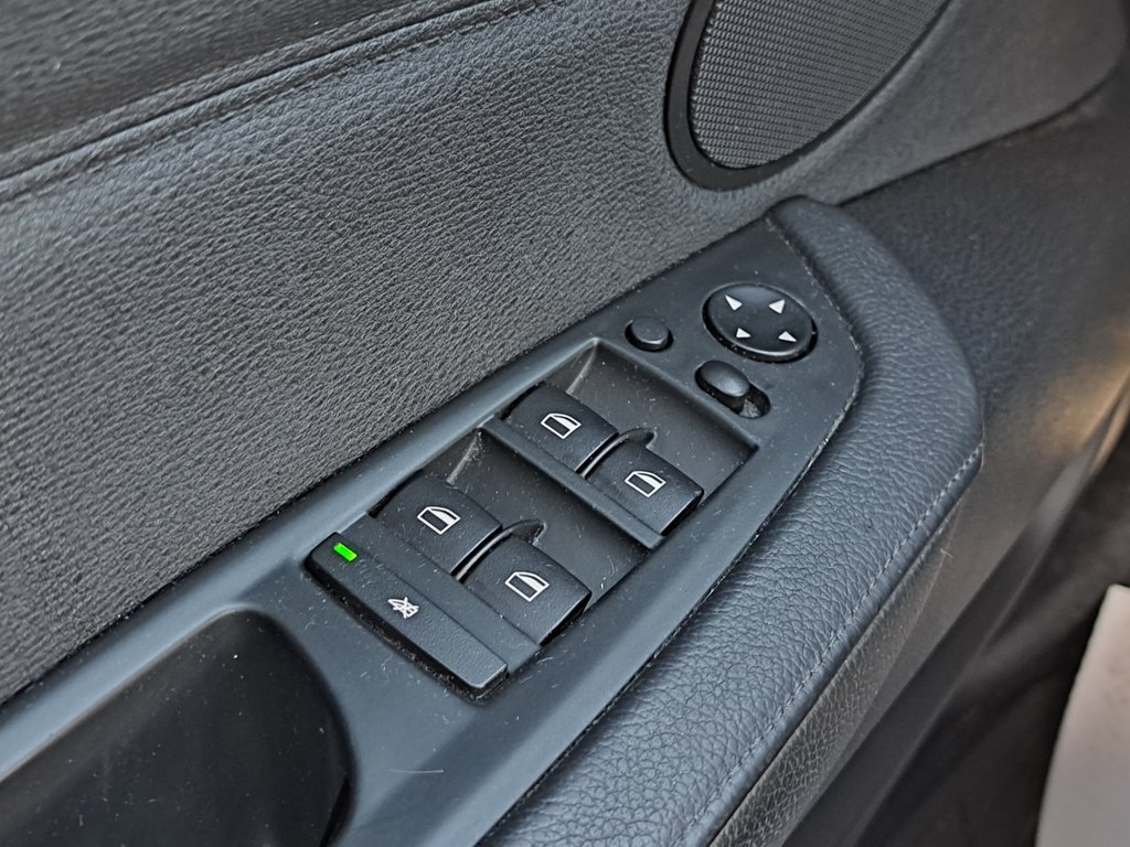 2011 BMW X5 35i in Hebbville, Nova Scotia - 9 - w1024h768px