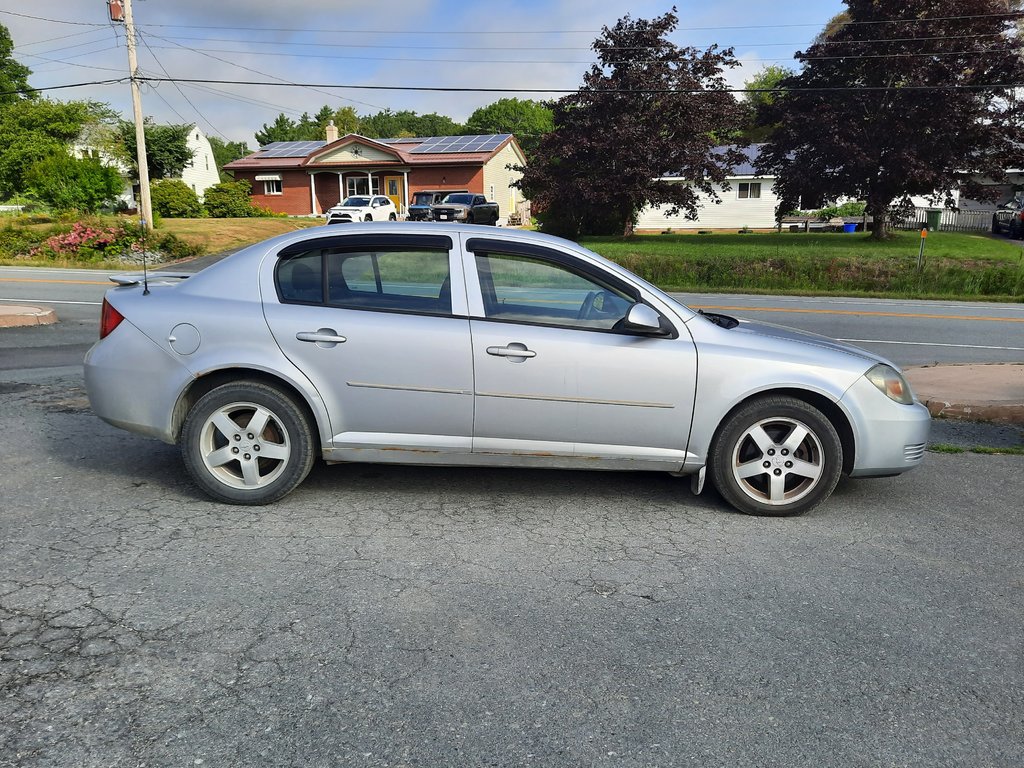 2010 Chevrolet Cobalt LT w/1SA in Hebbville, Nova Scotia - 4 - w1024h768px