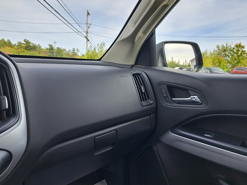 2017 Chevrolet Colorado 4WD LT in Hebbville, Nova Scotia - 17 - w1024h768px