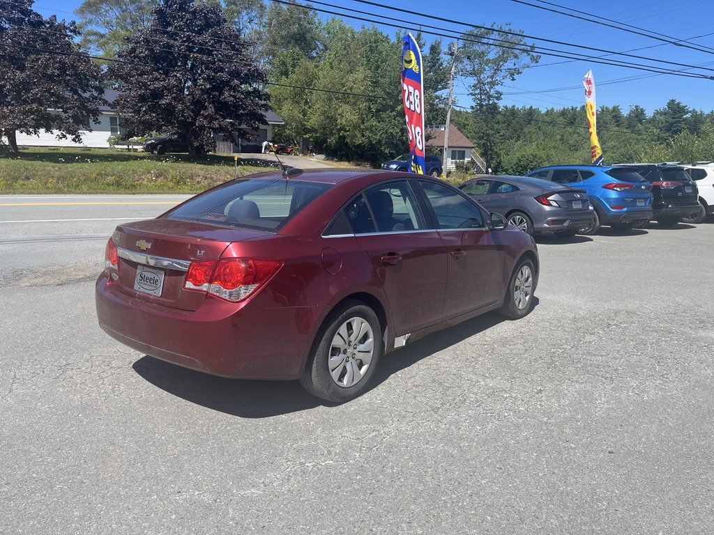 2016 Chevrolet Cruze Limited LT in Hebbville, Nova Scotia - 4 - w1024h768px