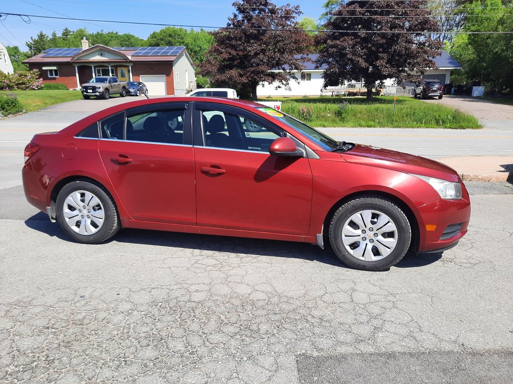 2012 Chevrolet Cruze LT Turbo w/1SA in Hebbville, Nova Scotia - 6 - w1024h768px