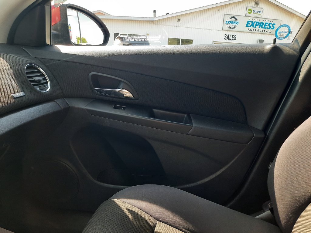 2012 Chevrolet Cruze LT Turbo w/1SA in Hebbville, Nova Scotia - 21 - w1024h768px
