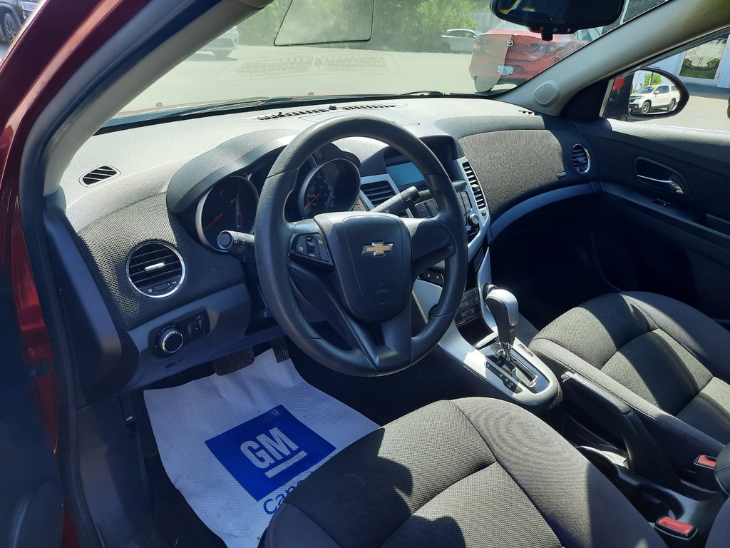 2012 Chevrolet Cruze LT Turbo w/1SA in Hebbville, Nova Scotia - 3 - w1024h768px