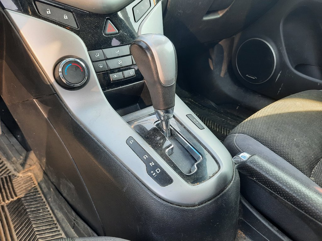 2014 Chevrolet Cruze 1LT in Hebbville, Nova Scotia - 14 - w1024h768px