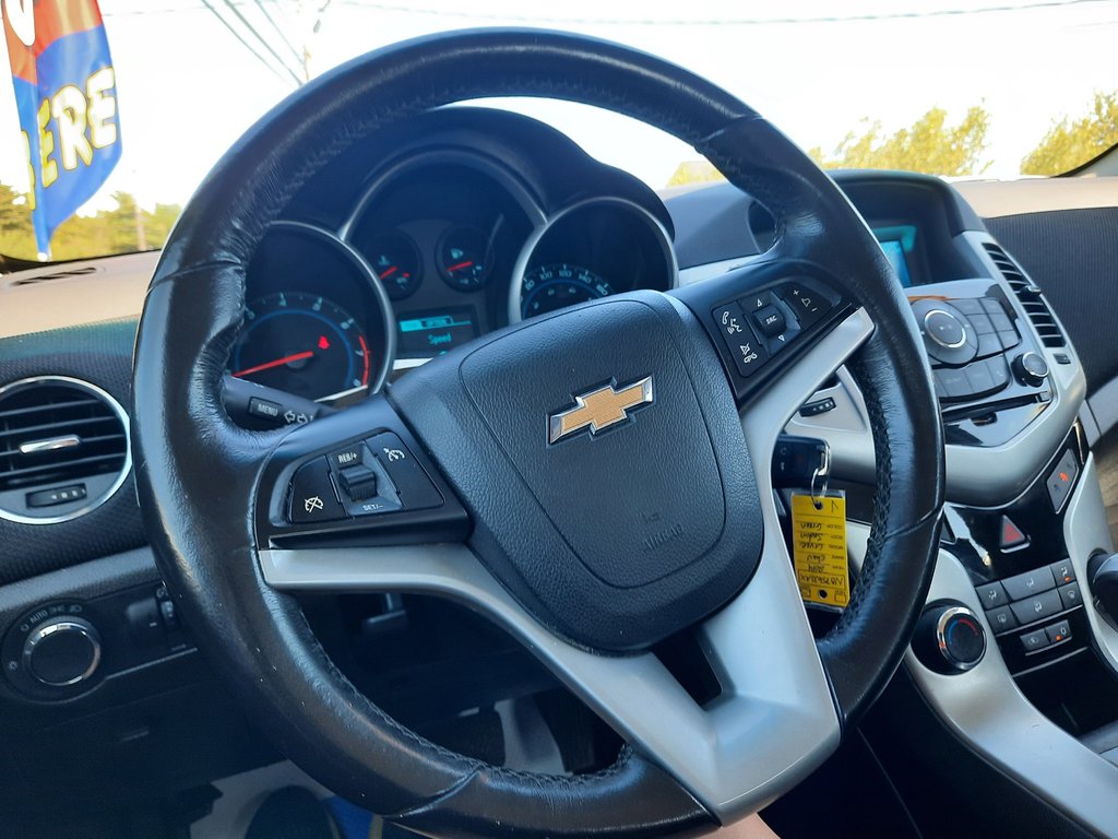 2014 Chevrolet Cruze 1LT in Hebbville, Nova Scotia - 13 - w1024h768px