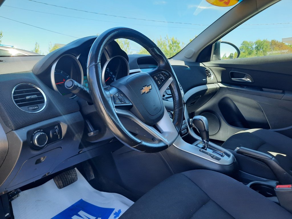 2014 Chevrolet Cruze 1LT in Hebbville, Nova Scotia - 3 - w1024h768px