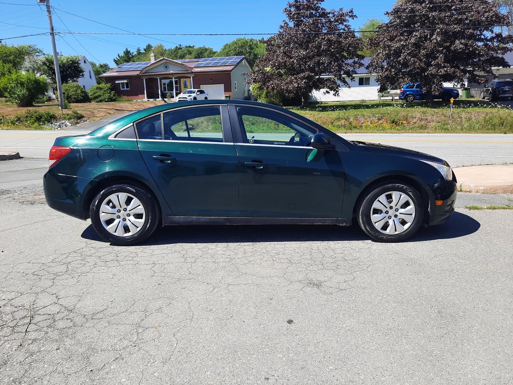 2014 Chevrolet Cruze 1LT in Hebbville, Nova Scotia - 6 - w1024h768px