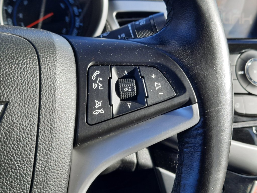 2014 Chevrolet Cruze 2LT in Hebbville, Nova Scotia - 12 - w1024h768px