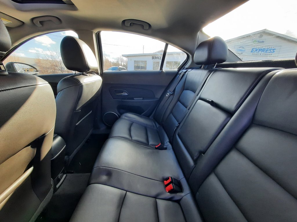 2014 Chevrolet Cruze 2LT in Hebbville, Nova Scotia - 26 - w1024h768px