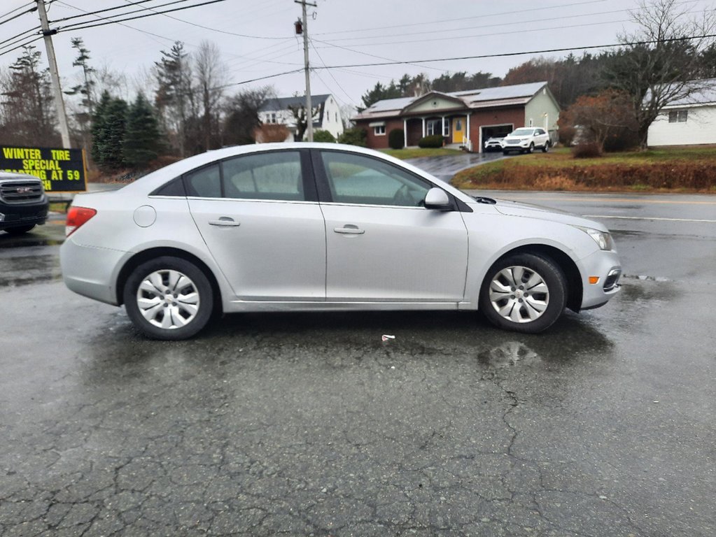 2015  Cruze 1LT in Hebbville, Nova Scotia - 4 - w1024h768px