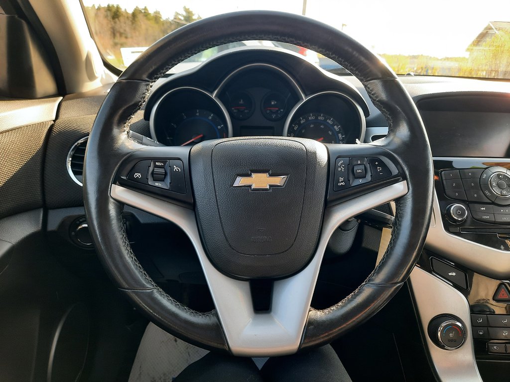 2015 Chevrolet Cruze 2LT in Hebbville, Nova Scotia - 11 - w1024h768px