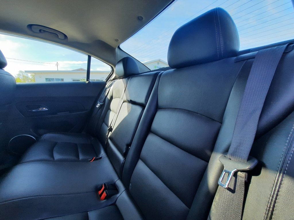 2015 Chevrolet Cruze 2LT in Hebbville, Nova Scotia - 23 - w1024h768px