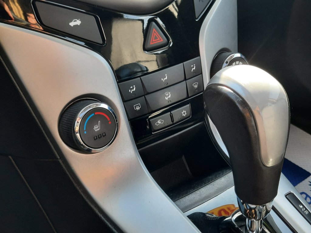 2015 Chevrolet Cruze 2LT in Hebbville, Nova Scotia - 16 - w1024h768px