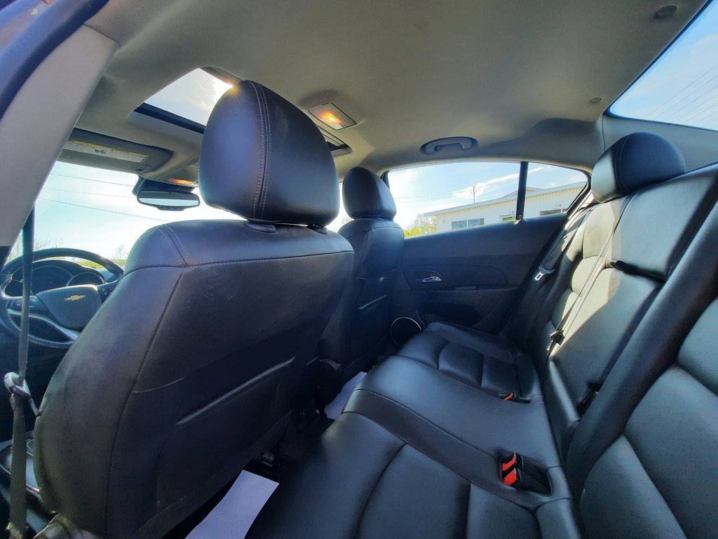 2015 Chevrolet Cruze 2LT in Hebbville, Nova Scotia - 25 - w1024h768px
