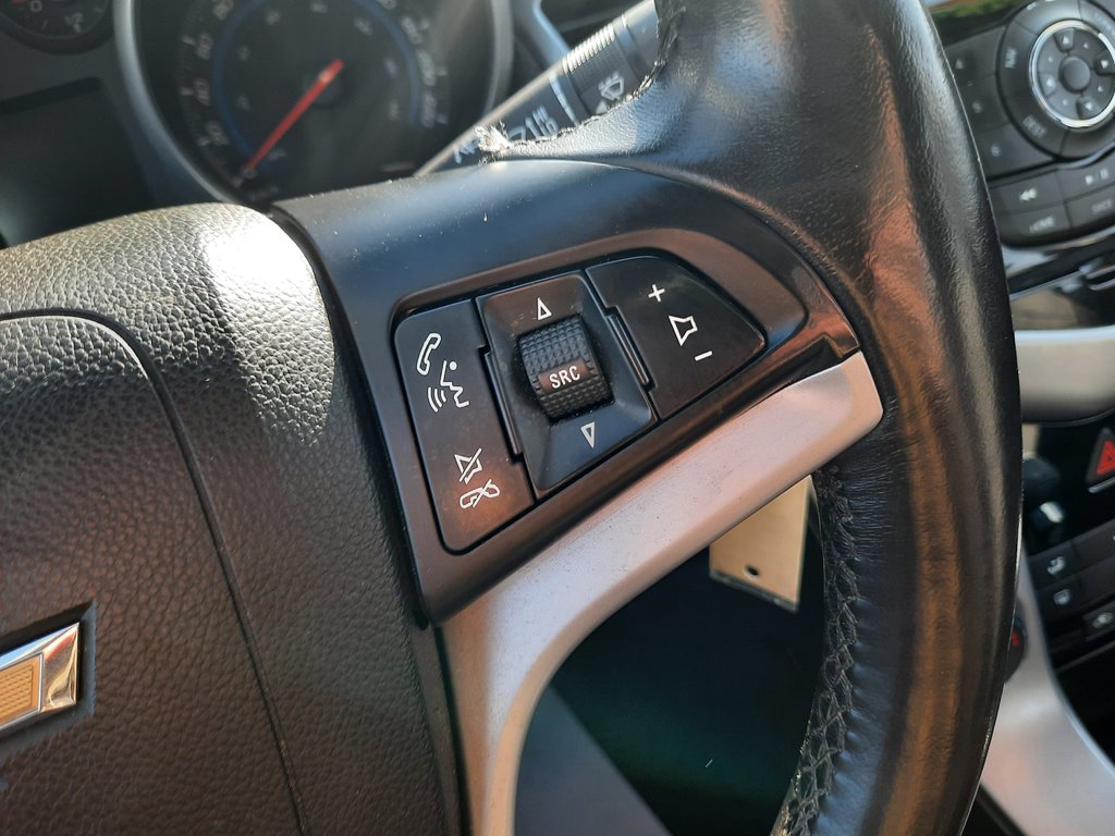 2015 Chevrolet Cruze 2LT in Hebbville, Nova Scotia - 10 - w1024h768px