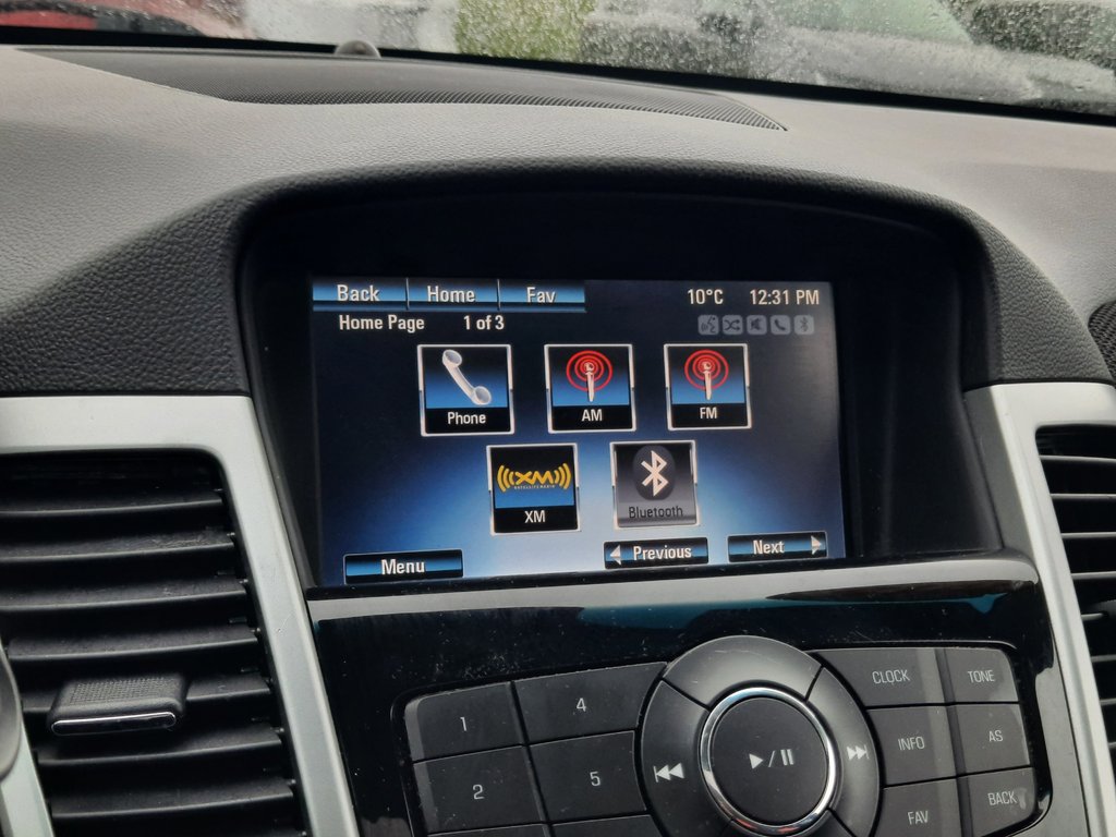 2015 Chevrolet Cruze 2LT in Hebbville, Nova Scotia - 14 - w1024h768px