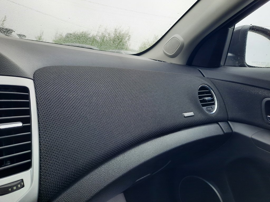 2015 Chevrolet Cruze 2LT in Hebbville, Nova Scotia - 19 - w1024h768px