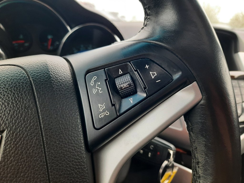 2015 Chevrolet Cruze 2LT in Hebbville, Nova Scotia - 11 - w1024h768px