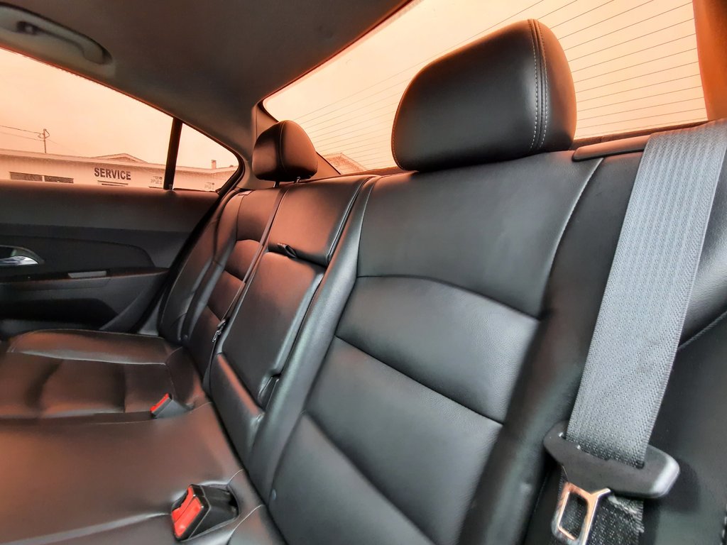 2015 Chevrolet Cruze 2LT in Hebbville, Nova Scotia - 23 - w1024h768px