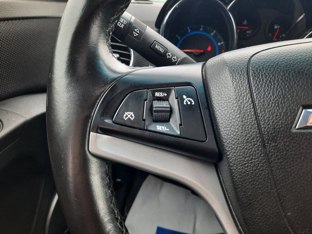 2015 Chevrolet Cruze 2LT in Hebbville, Nova Scotia - 10 - w1024h768px