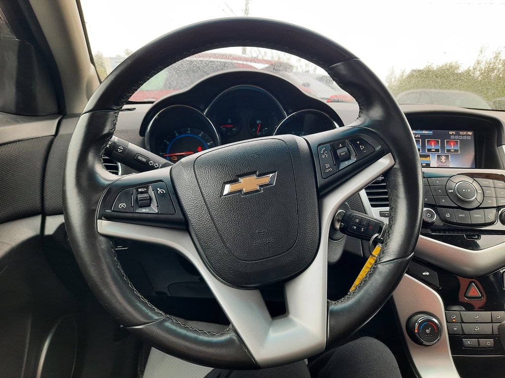 2015 Chevrolet Cruze 2LT in Hebbville, Nova Scotia - 12 - w1024h768px