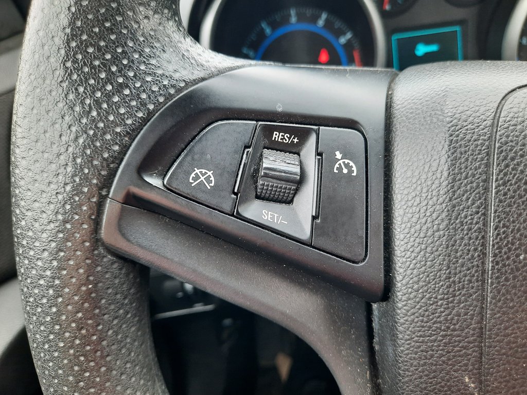 2015 Chevrolet Cruze 1LT in Hebbville, Nova Scotia - 12 - w1024h768px