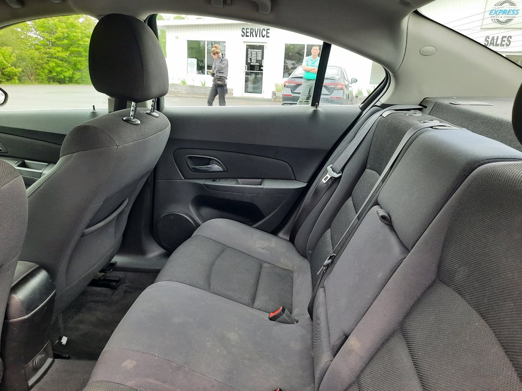 2015 Chevrolet Cruze 1LT in Hebbville, Nova Scotia - 21 - w1024h768px