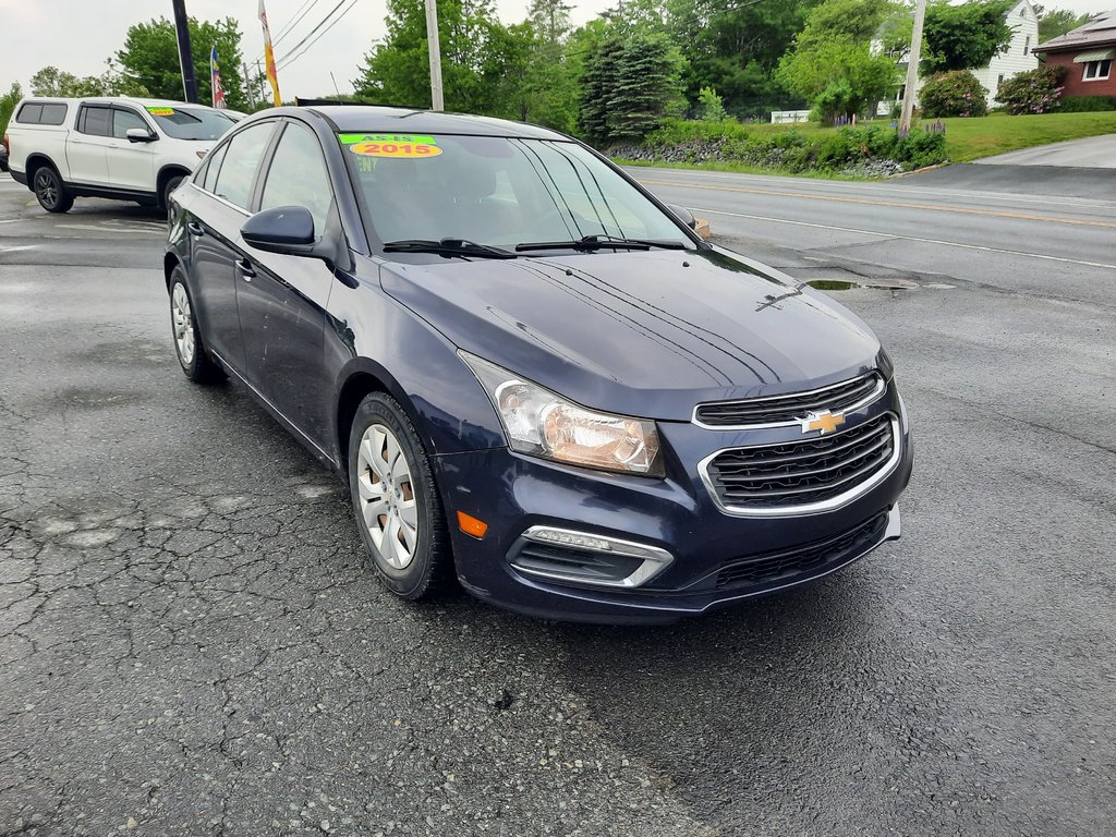 2015 Chevrolet Cruze 1LT in Hebbville, Nova Scotia - 4 - w1024h768px