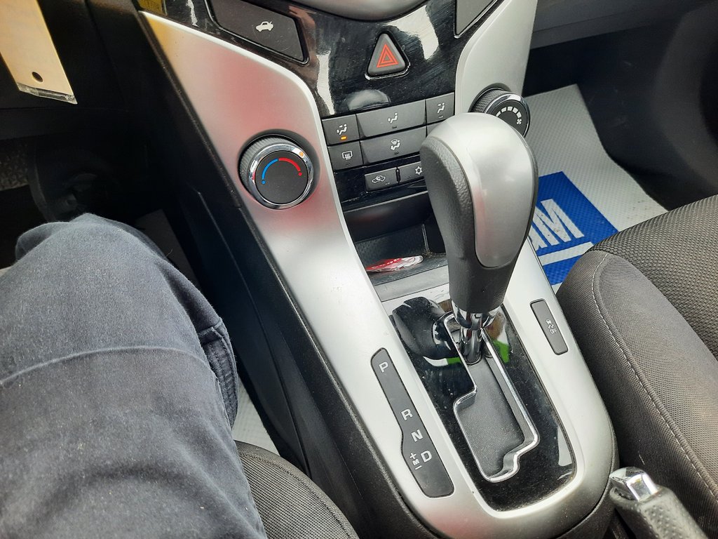 2015 Chevrolet Cruze 1LT in Hebbville, Nova Scotia - 16 - w1024h768px