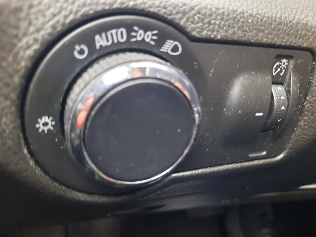 2015 Chevrolet Cruze 1LT in Hebbville, Nova Scotia - 11 - w1024h768px