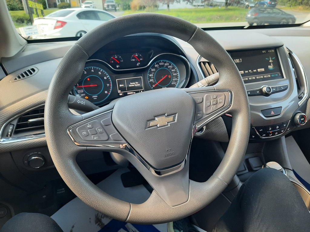 2016 Chevrolet Cruze LT in Hebbville, Nova Scotia - 13 - w1024h768px