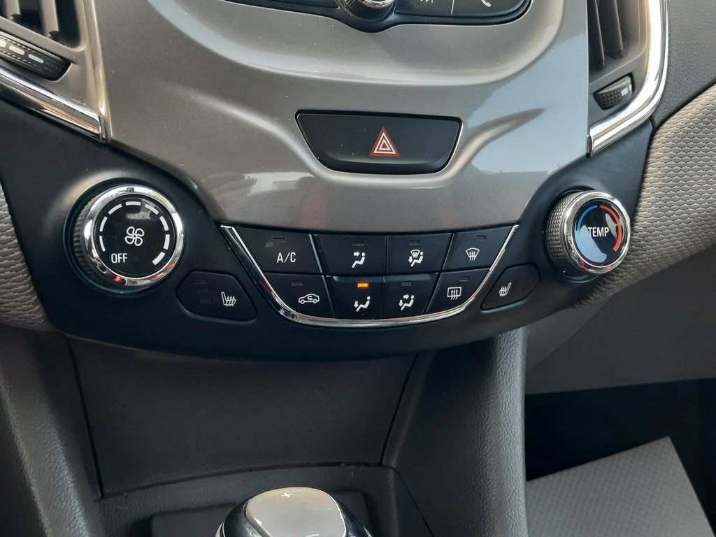 2016 Chevrolet Cruze LT in Hebbville, Nova Scotia - 17 - w1024h768px