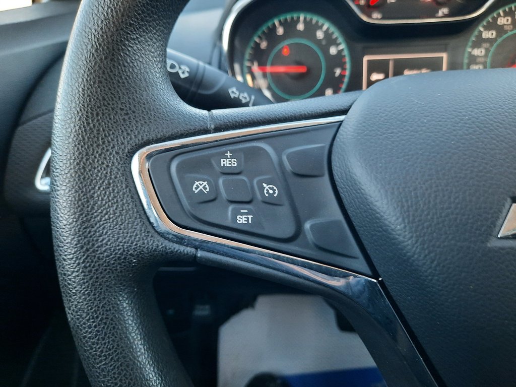 2017 Chevrolet Cruze LT in Hebbville, Nova Scotia - 12 - w1024h768px