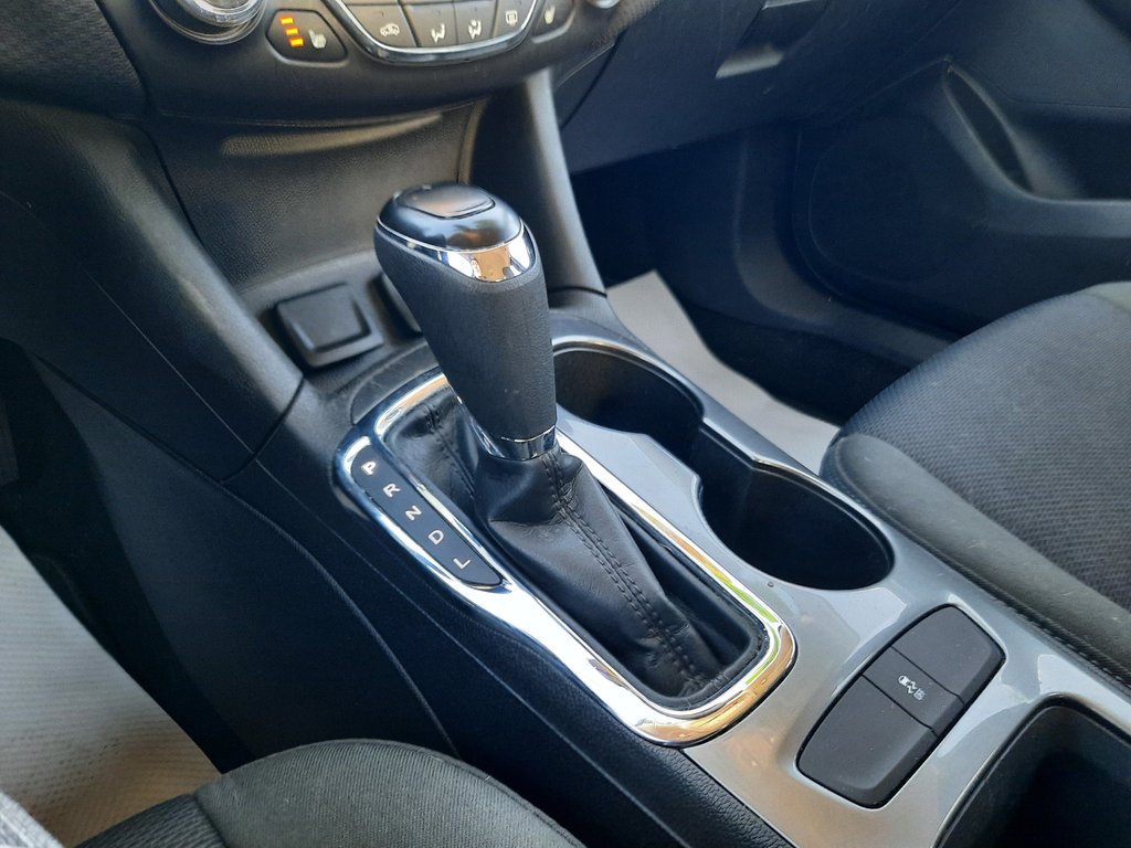 2017 Chevrolet Cruze LT in Hebbville, Nova Scotia - 17 - w1024h768px