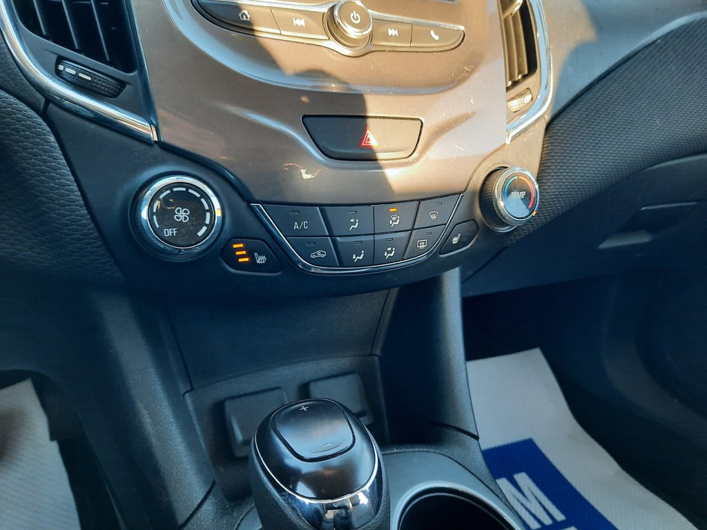 2017 Chevrolet Cruze LT in Hebbville, Nova Scotia - 16 - w1024h768px