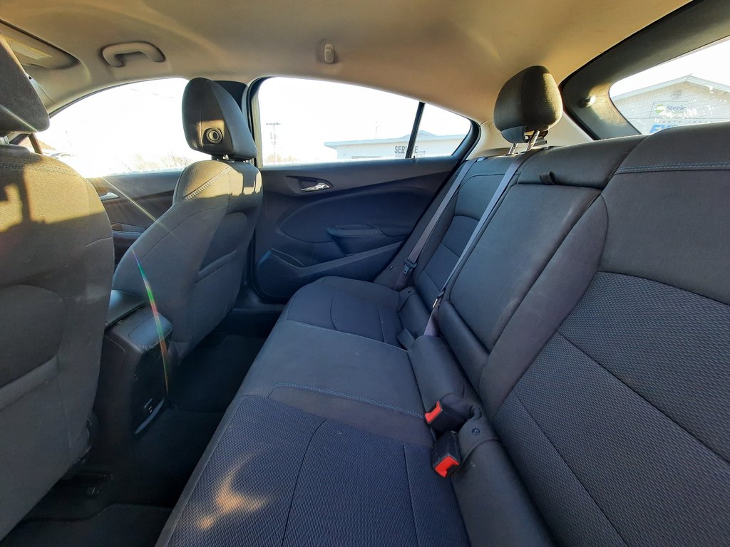 2017 Chevrolet Cruze LT in Hebbville, Nova Scotia - 24 - w1024h768px