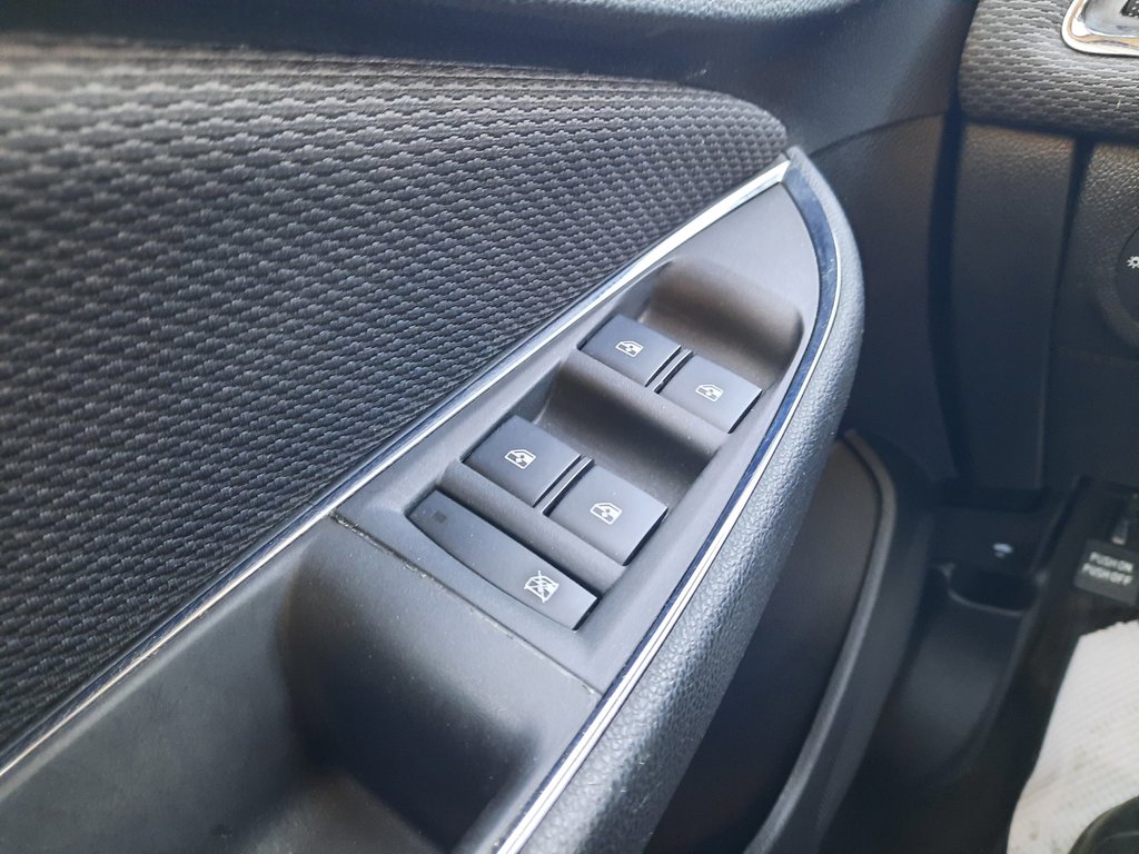 2017 Chevrolet Cruze LT in Hebbville, Nova Scotia - 11 - w1024h768px