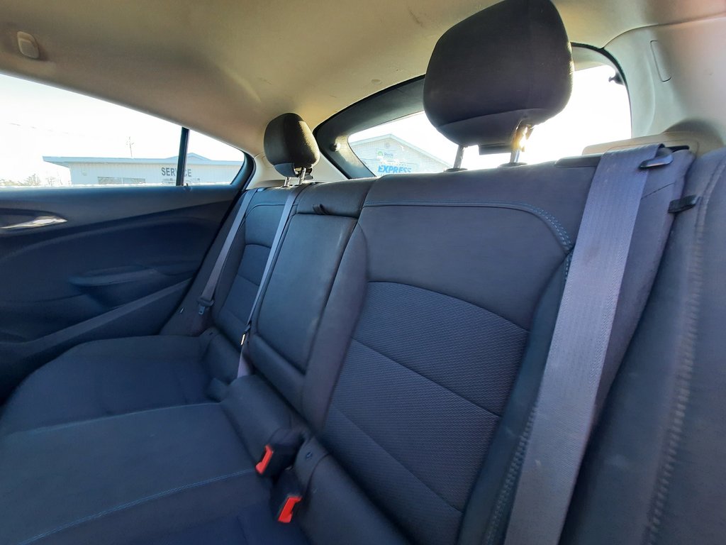2017 Chevrolet Cruze LT in Hebbville, Nova Scotia - 23 - w1024h768px