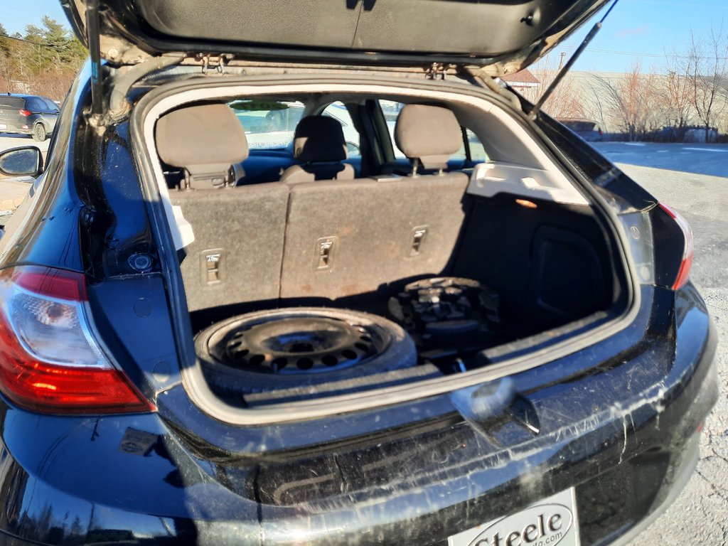 2017 Chevrolet Cruze LT in Hebbville, Nova Scotia - 9 - w1024h768px